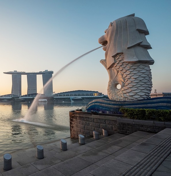 我们把客户的利益最大化放在首位，而不是考虑自己的短期利益，赢得 客户的尊重是我们最大的财富。